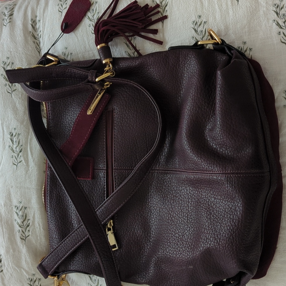 New convertible bag with zip closure - Picture 4 of 4